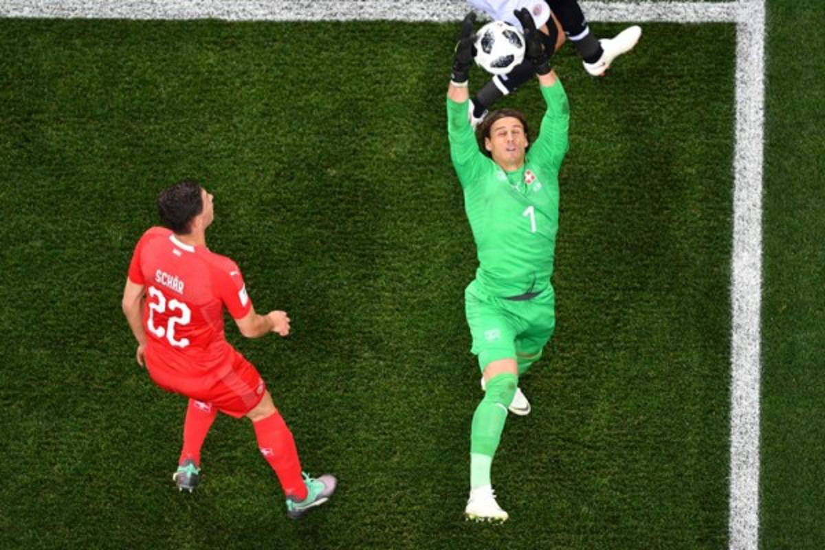 ¿Quién es la rubia? Costa Rica se despide con dignidad y el cambio de camisas