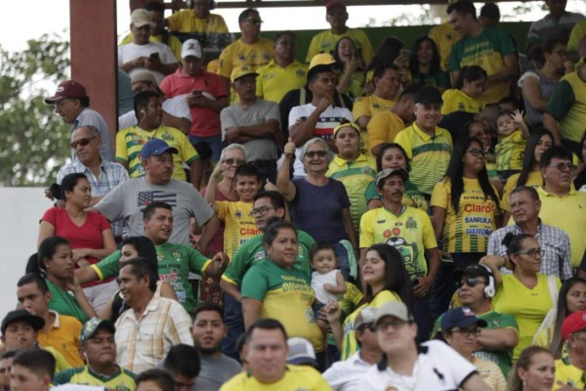 ¡Linda semifinal! Chicas y ambientazo en la ida de la llave Guastatoya-Antigua