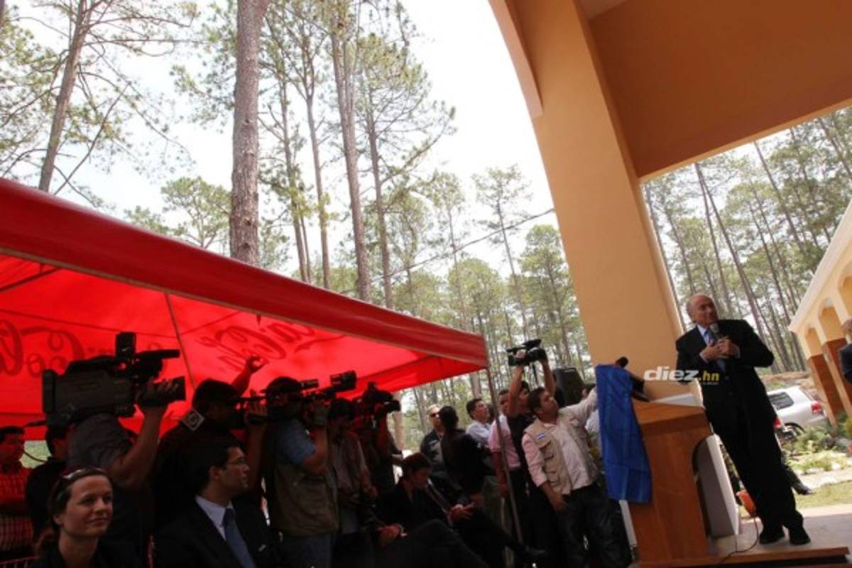 El recorrido que hizo Joseph Blatter, primer presidente de FIFA que visitó Honduras