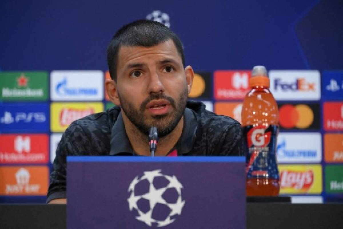 Barcelona's Argentinian forward Kun Aguero addresses a press conference in Barcelona on October 19, 2021, on the eve of their UEFA Champions League first round Group E football match against Dynamo Kiev. (Photo by LLUIS GENE / AFP)