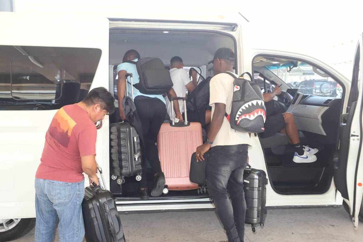 Rougier el más asediado, el percance de Edwin Rodríguez, el tierno momento de Najar y, ¿qué buscaba Marcelo Santos?