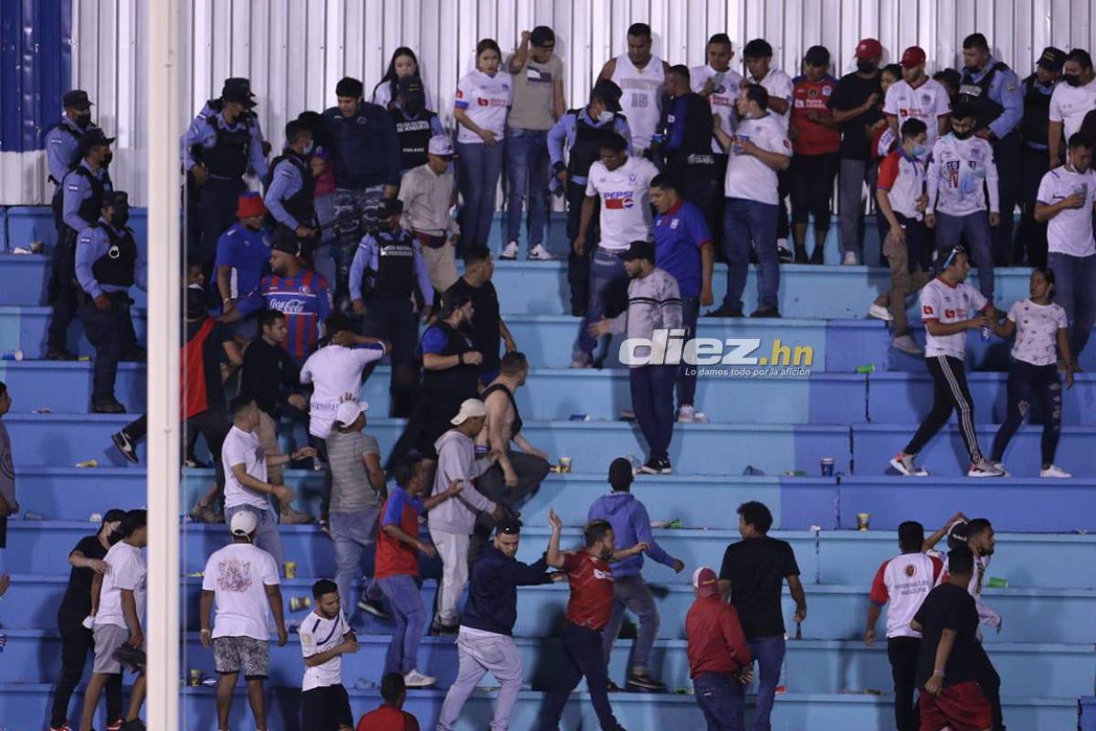 Violencia en las graderías, el extraño look de jugador de Motagua y el cordial saludo entre la Tota y Lavallén