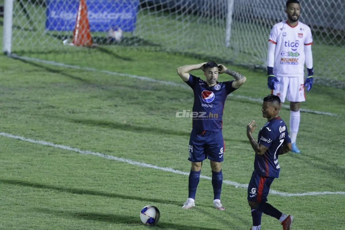 NO SE VIO EN TV: El fantasma en el Morazán, detallazo a jugadores del Vida y expulsión del Buba López