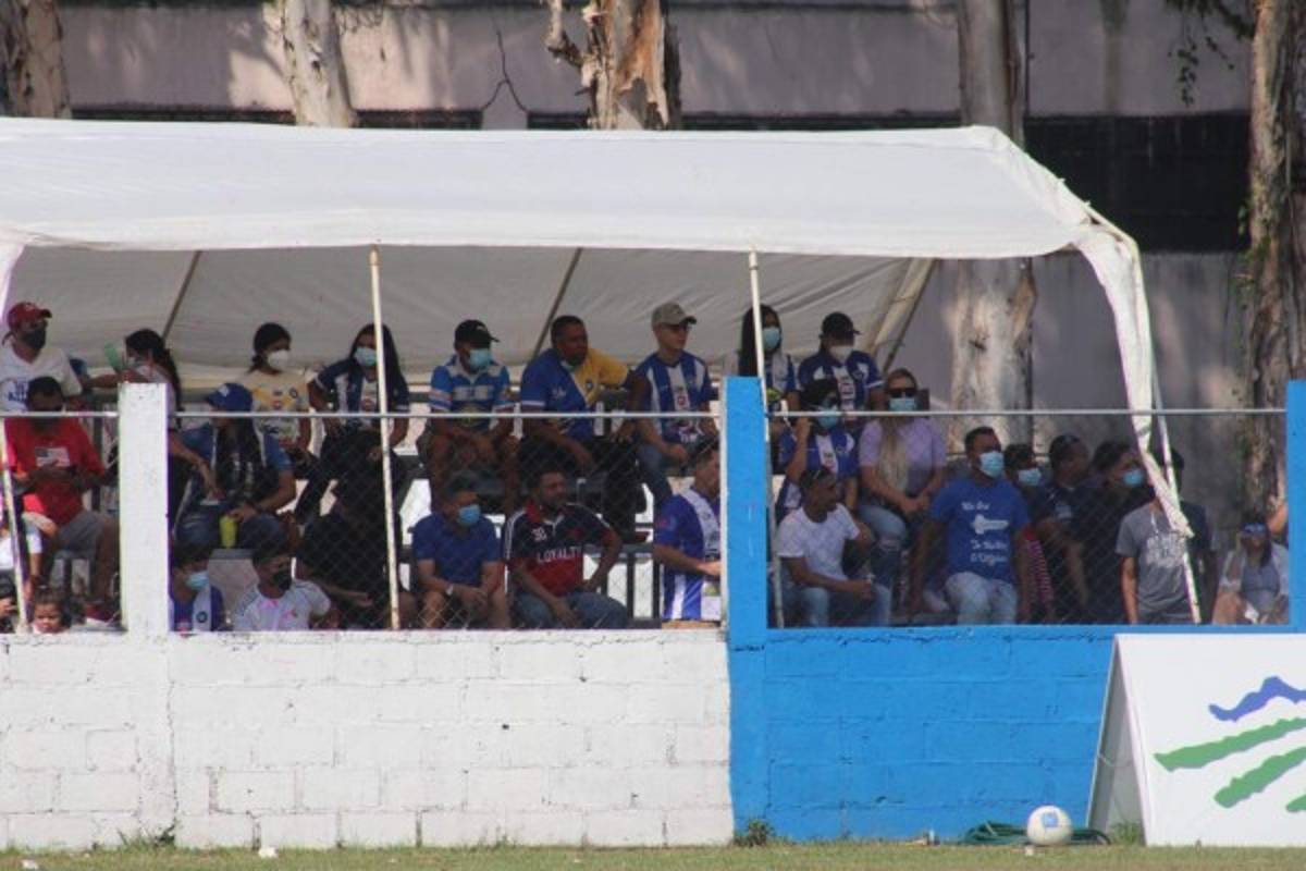 Euforia, festejos y afición: Así se vivió la fiesta de la goleada del Victoria a Potros en la Liga de Ascenso