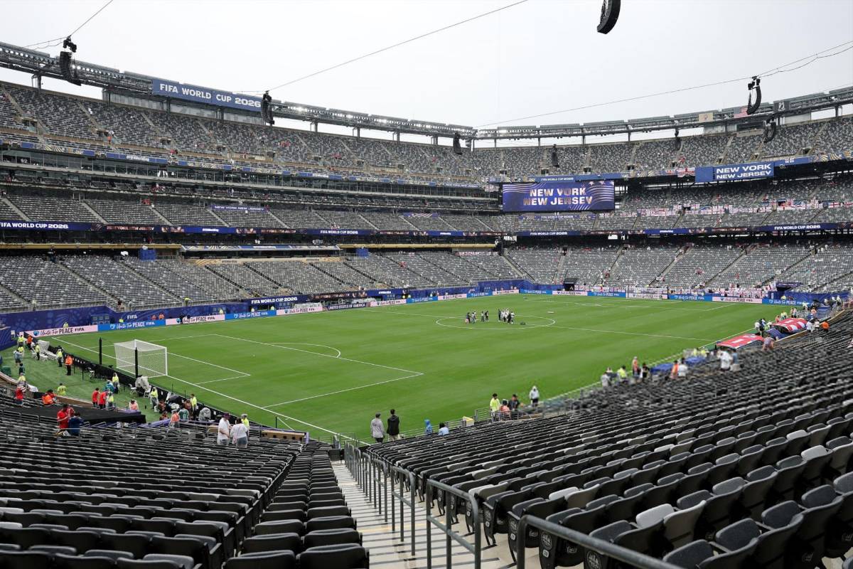 ¡Chucha madre!: afición de Panamá desafía a la lluvia en el duelo ante Inglaterra