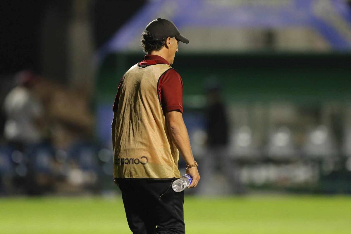 El adiós de Pedro Troglio con Olimpia: homenajeado, lo vivió con intensidad y quedó al borde de las lágrimas