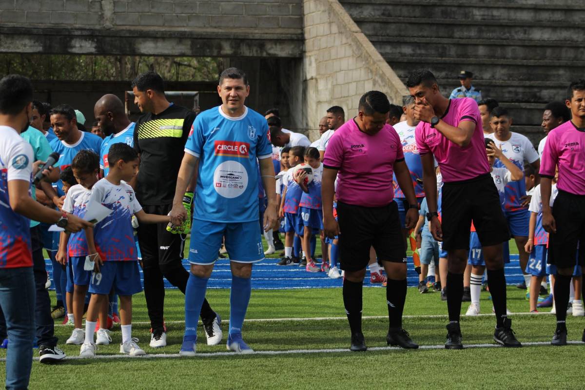 Amado Guevara regresa a Honduras: Mundialistas y figuras hondureñas se reúnen en juego de Leyendas en La Paz