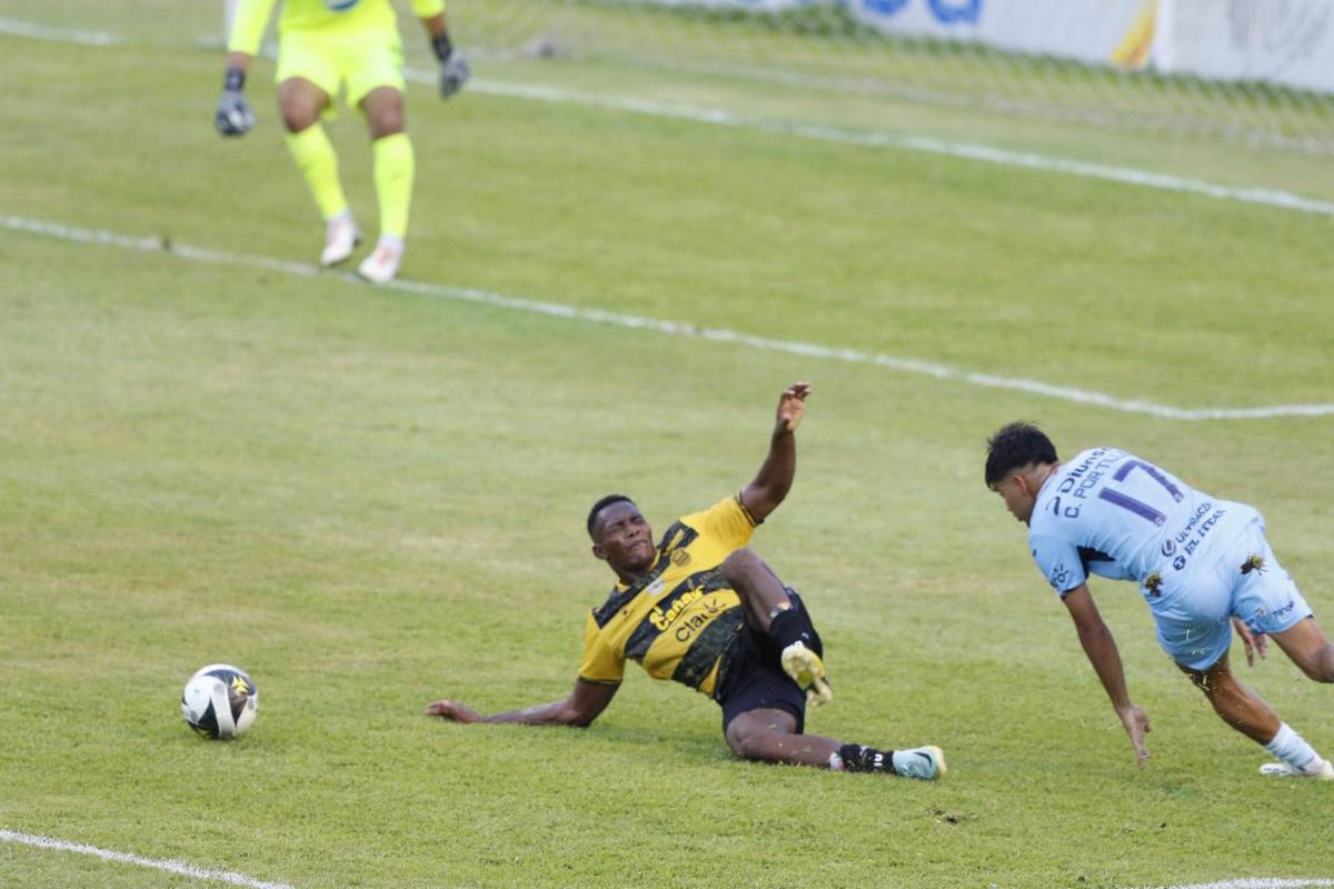 FOTOS: Dos exMotagua sorprenden, Real España sufre duro golpe, error infantil y el enojo que terminó en roja