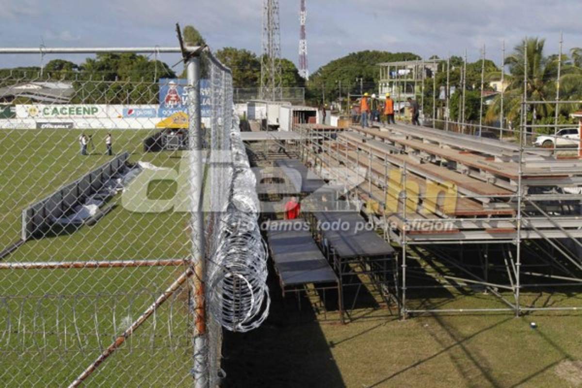 FOTOS: Así son las graderías móviles que se instalan en el Excélsior