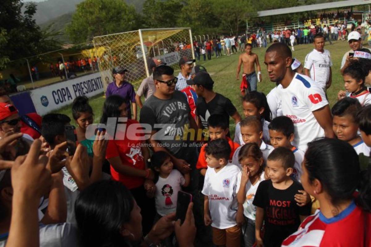 NO SE VIO EN TV: Olimpia causa locura en Jesús de Otoro; Costly y Bengtson asediados