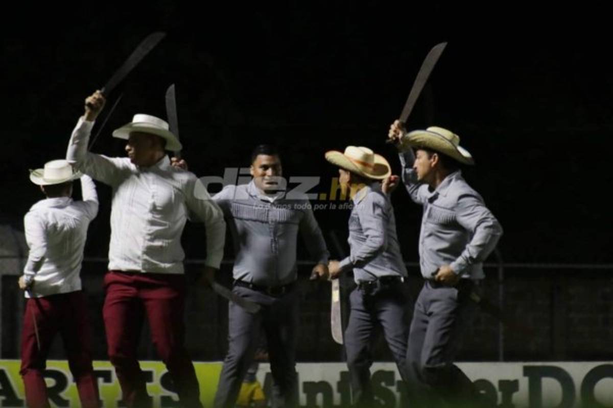 Con danzas, corte de cinta y tremenda fiesta se inauguró alumbrado del estadio de Tocoa