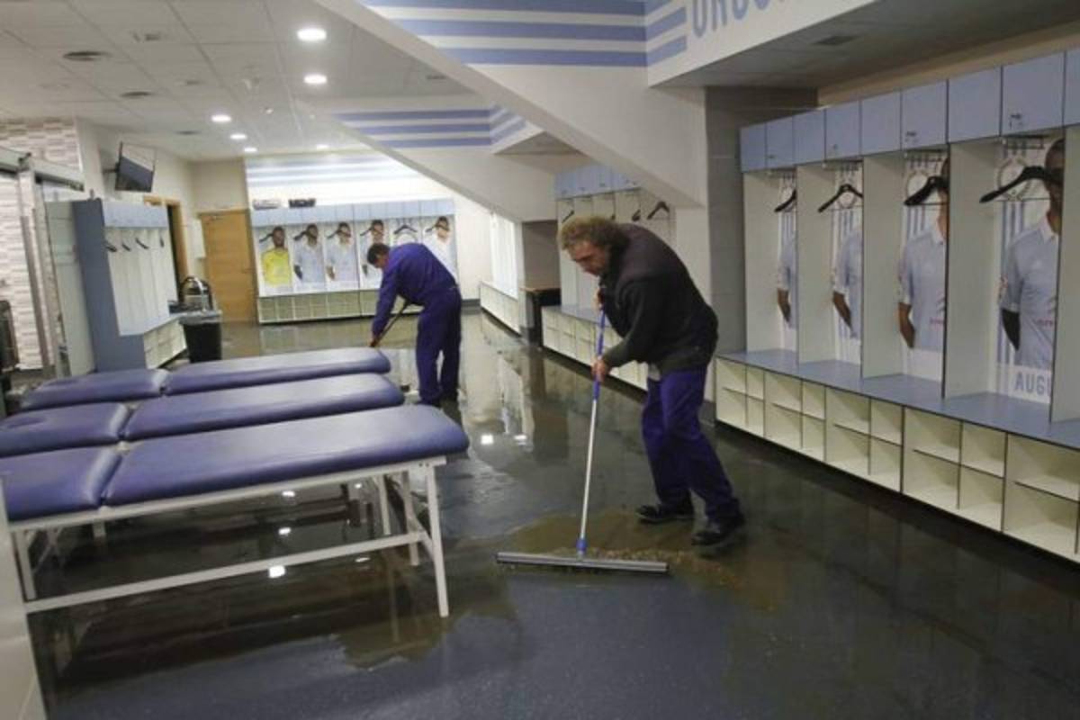 Fotos: Inundado estadio de primera división de España