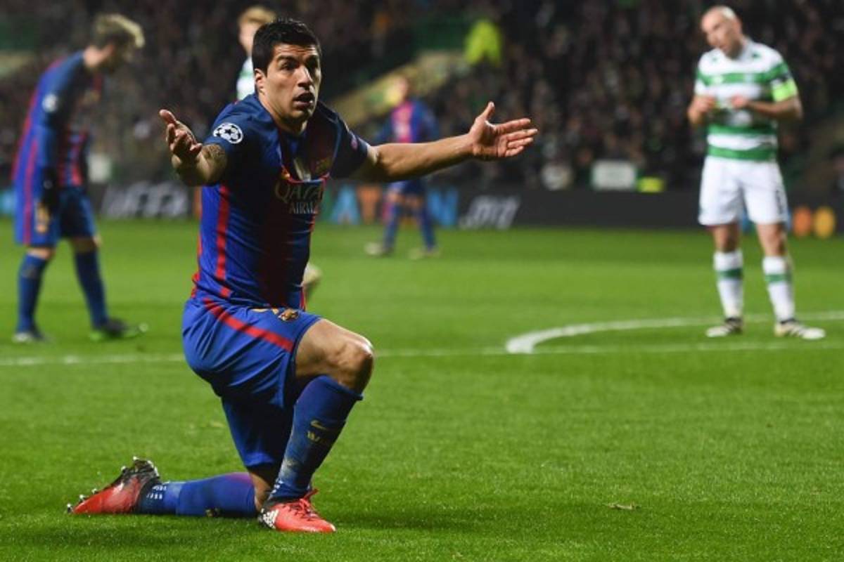 FOTOS: ¿Fue o no fue penal el que le cometió Emilio a Luis Suárez?