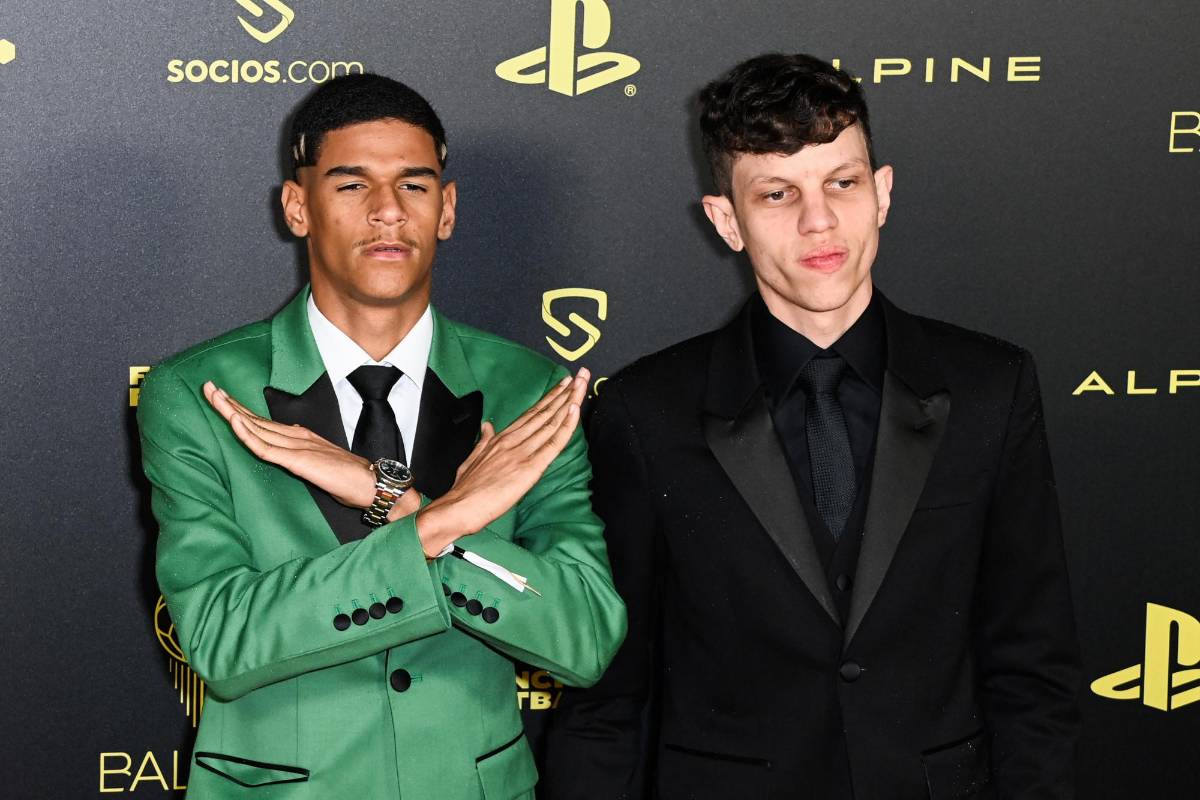 Balón de Oro: La inspiración del atuendo de Benzema, sorpresivo invitado especial y así captaron a Karim junto a Lewandowski