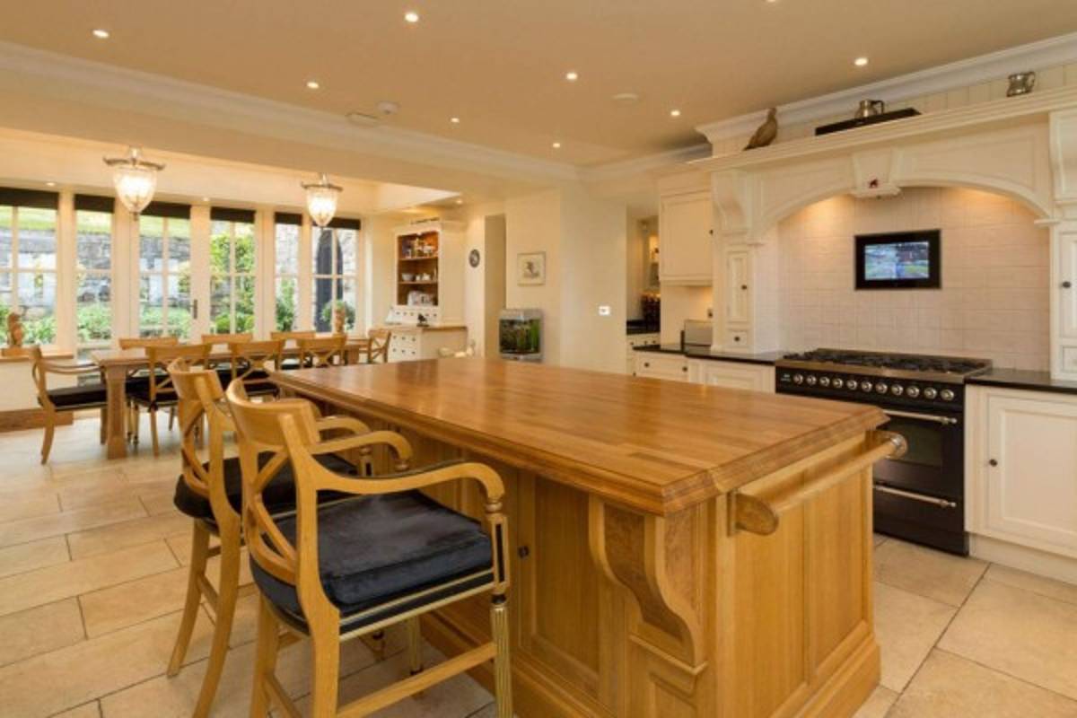 El impresionante castillo en el que vivirá Mourinho