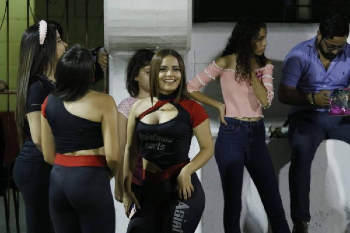 ¡Unas bellezas! Las chicas que enamoraron en el Morazán y Excélsior por Liga Nacional