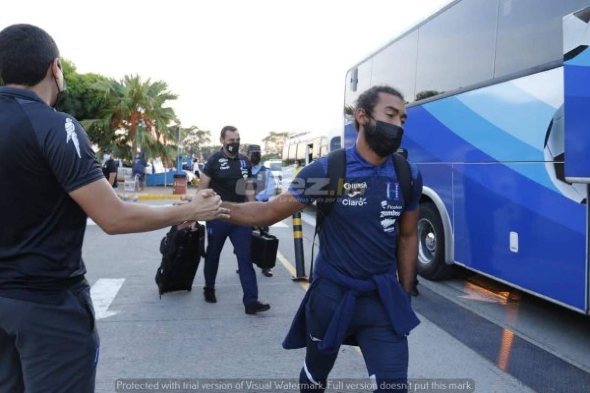 ¡Con guaruras fue recibido Coito! Así fue la discreta llegada de la Selección de Honduras tras perder en México