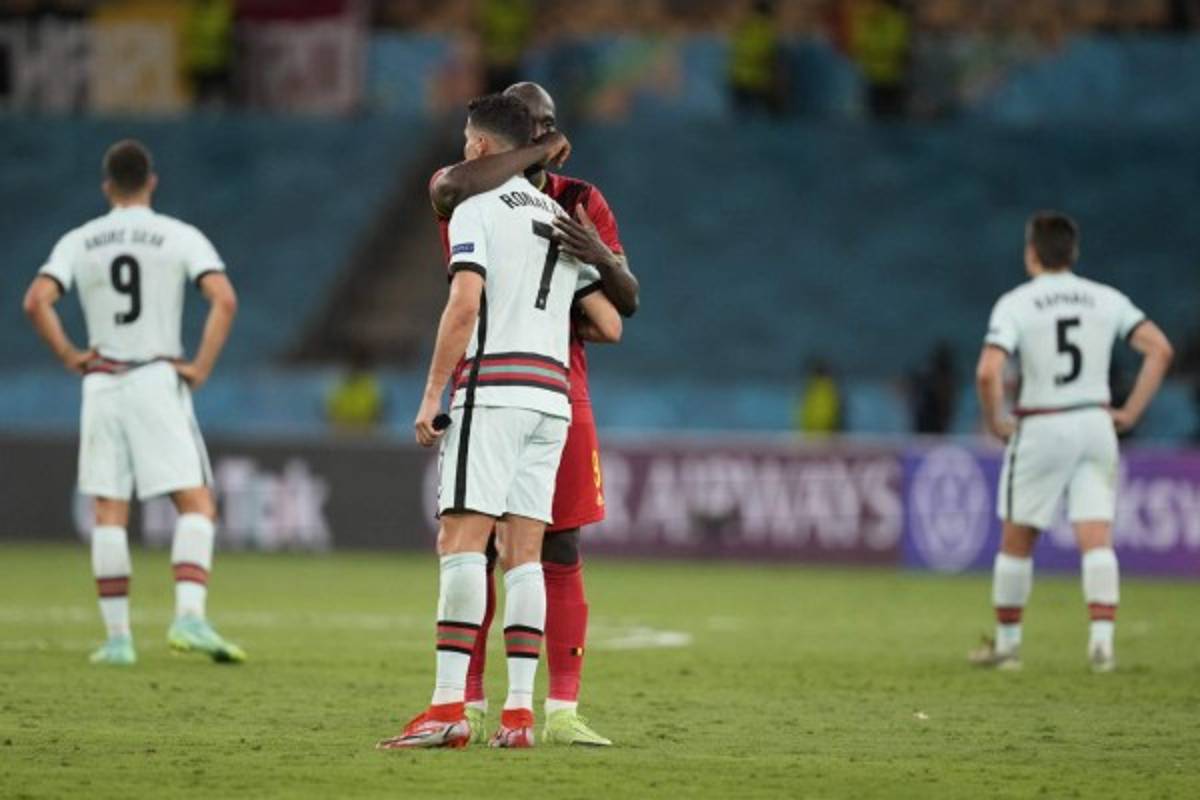 El adiós de CR7: Abrazo con Lukaku y crack del Real Madrid, rostro de indignación y el arrojo del brazalete