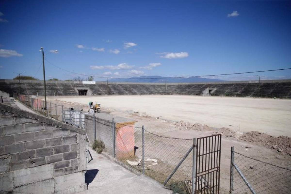 Estadio abandonado Roberto Suazo Córdova en La Paz recibe espectacular remodelación