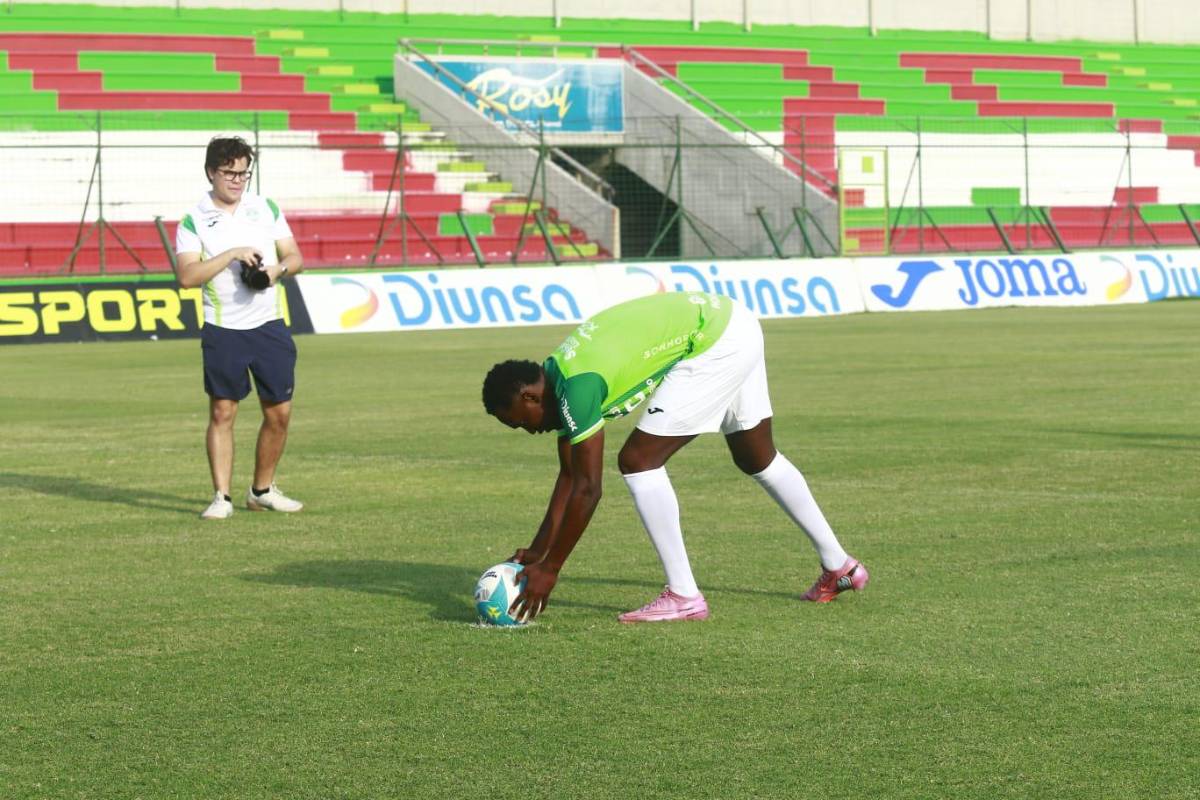 Presentación de Alberth Elis en Marathón: Abrazos, lealtad y recuerdo de Orinson