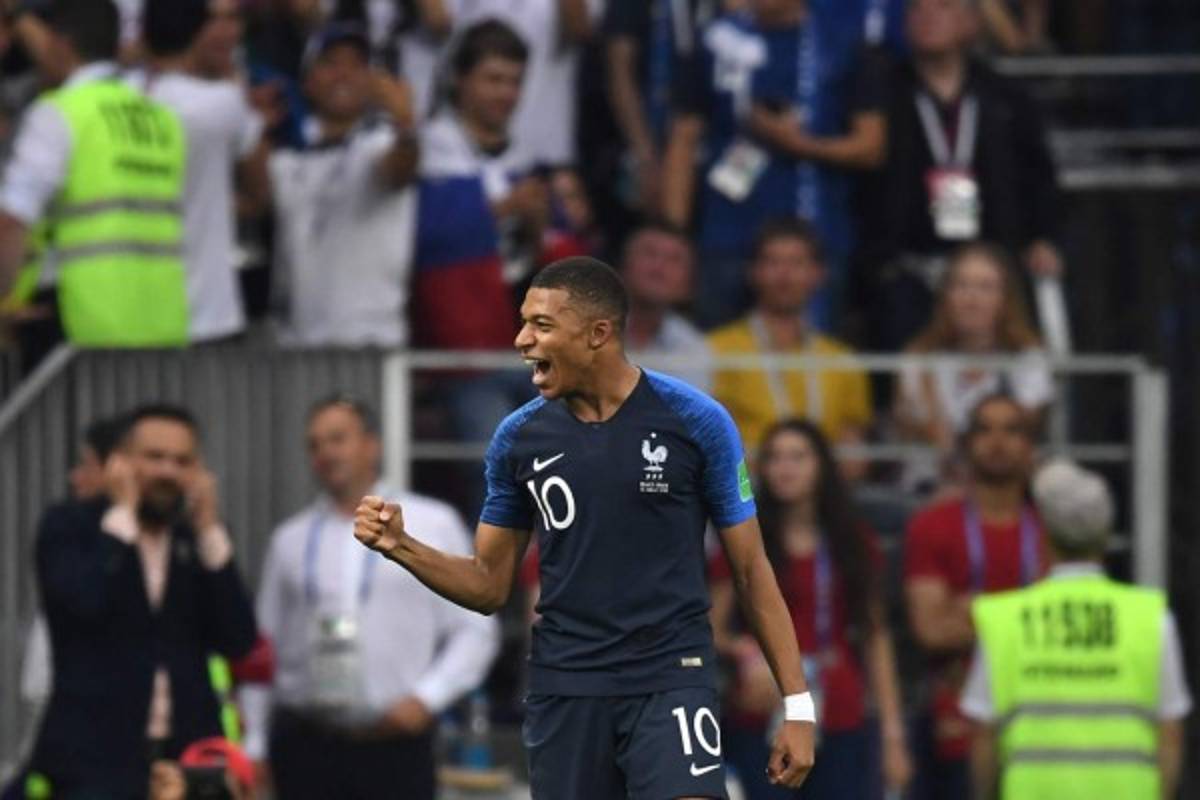 LOCURA: El beso a Mbappé, el delirio de Deschamps y la celebración de Francia