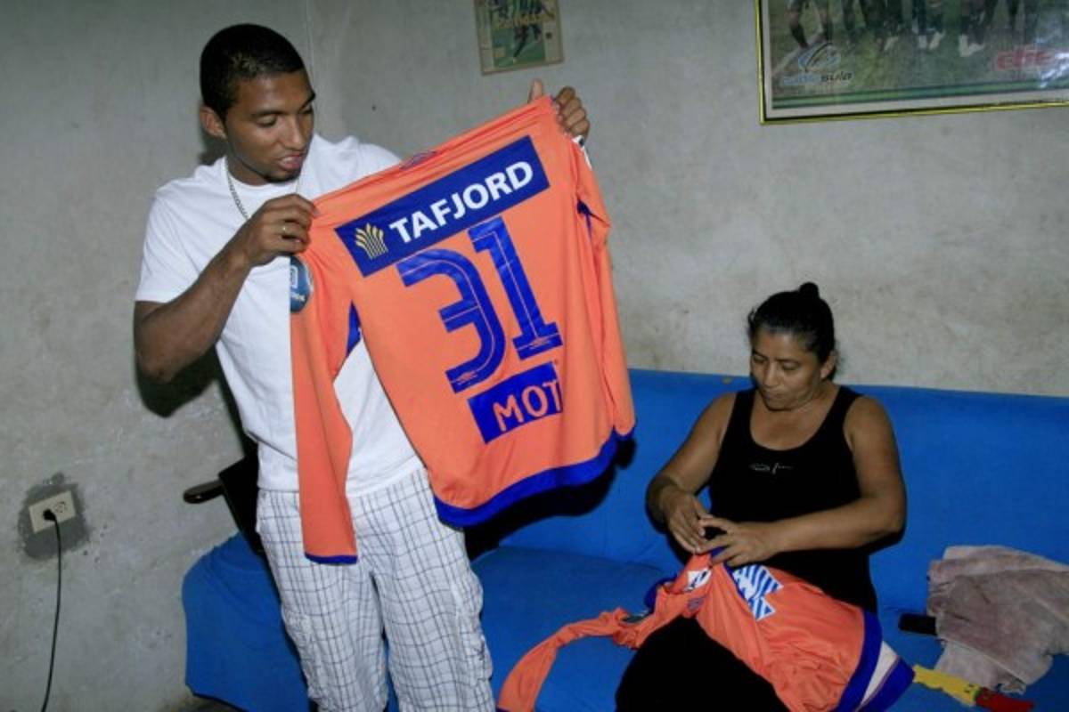 Los hondureños que se marcharon al extranjero con 20 años o menos  