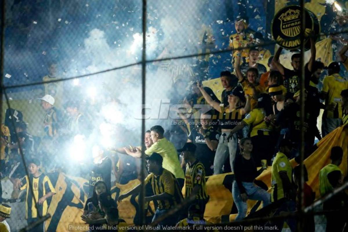 NO SE VIO: Bebé en camino, bengalas y peleas en el Real España-Motagua