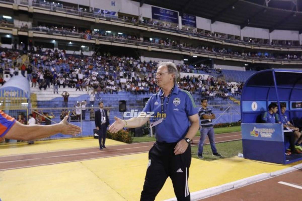 El gato negro en el Olímpico; el respeto a Troglio y Arboleda hace enloquecer a un jugador