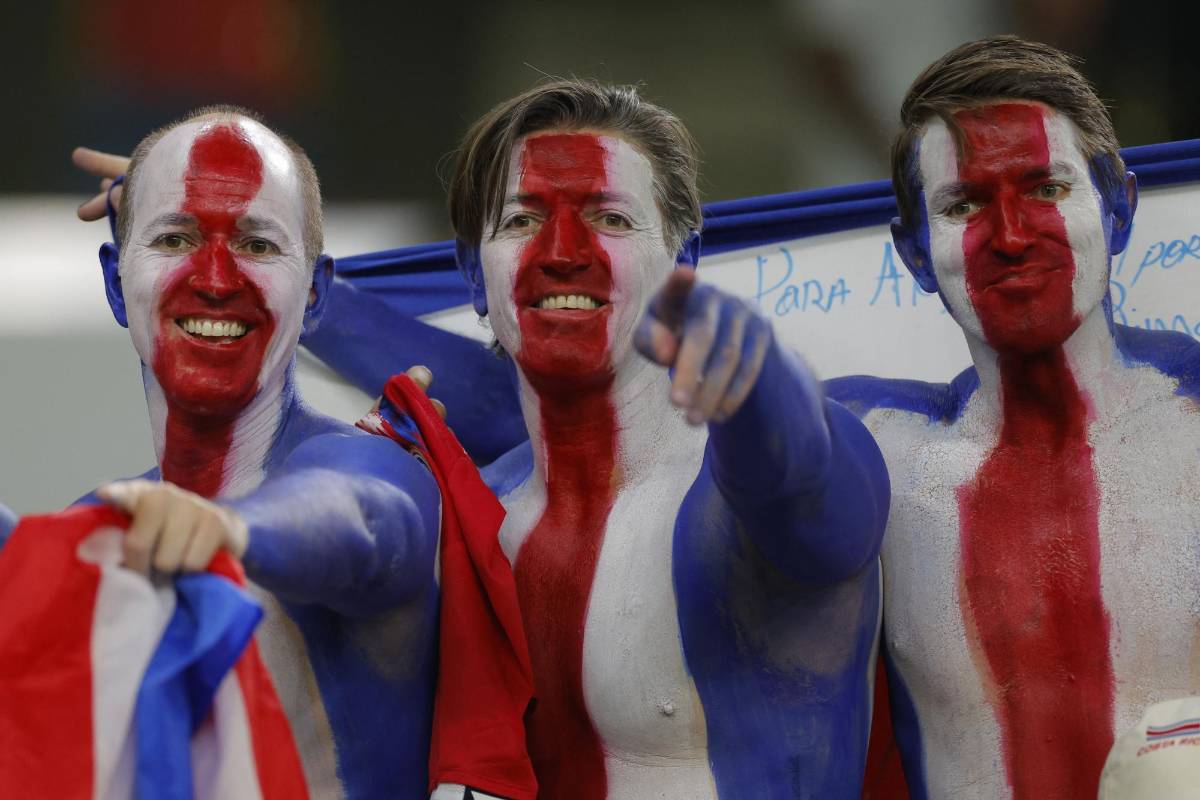 El reconocido DT que llegó a apoyar a Costa Rica, la charla Luis Enrique-Suárez y ¿quién era la preciosa tica en las gradas?