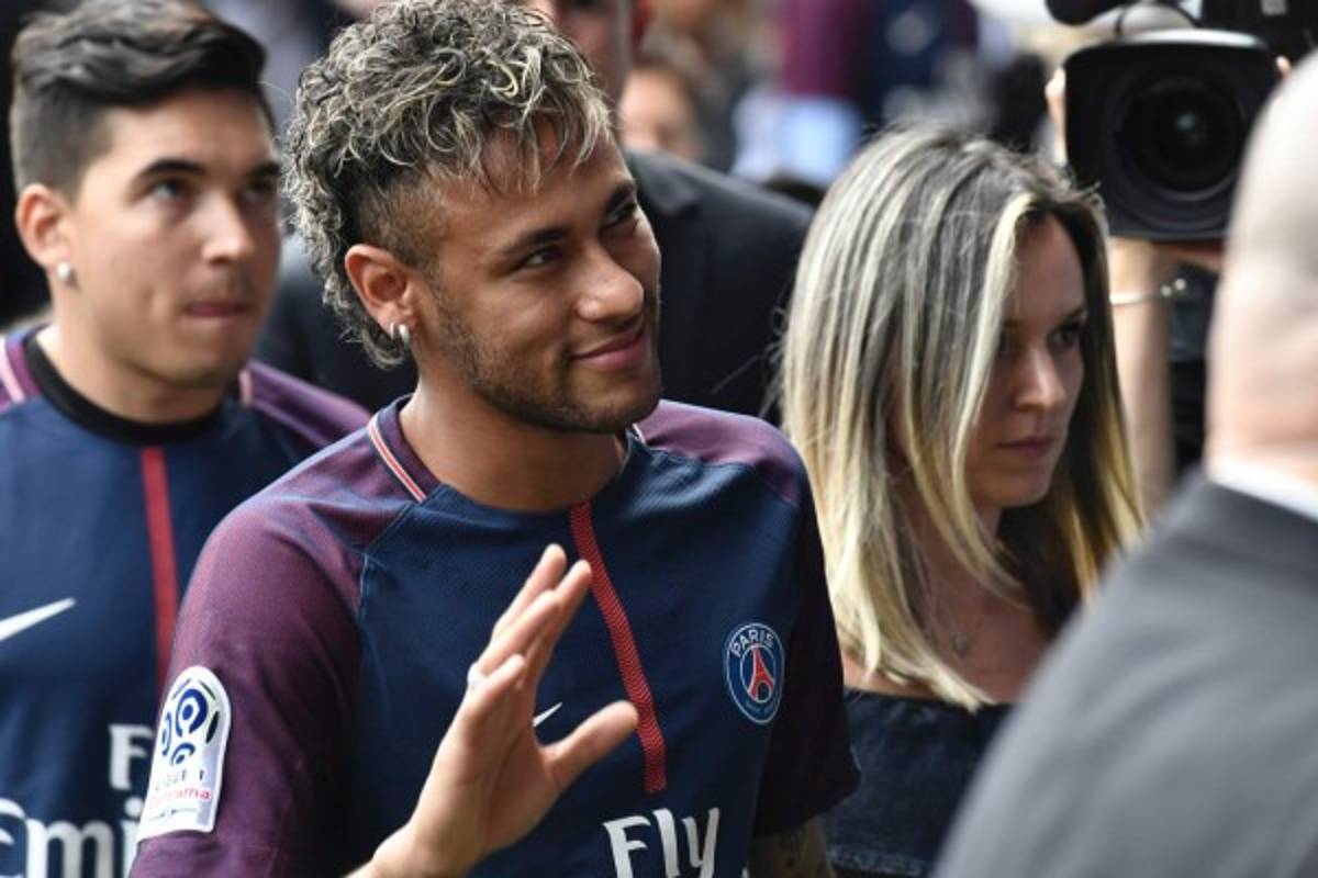 FOTOS: La espectacular presentación del brasileño Neymar en el PSG