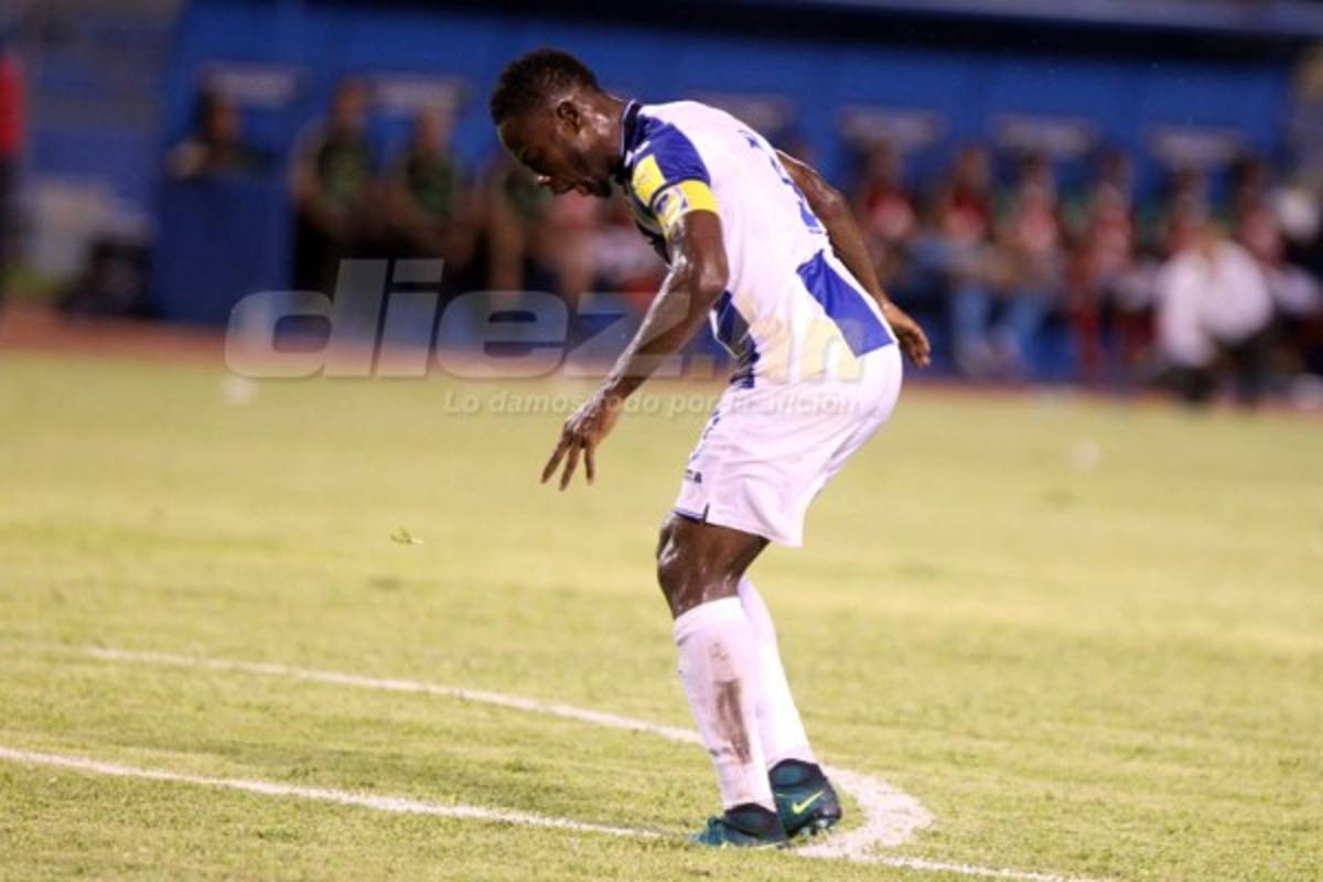 CURIOSAS: Espontáneos en el estadio Olímpico y flores para México