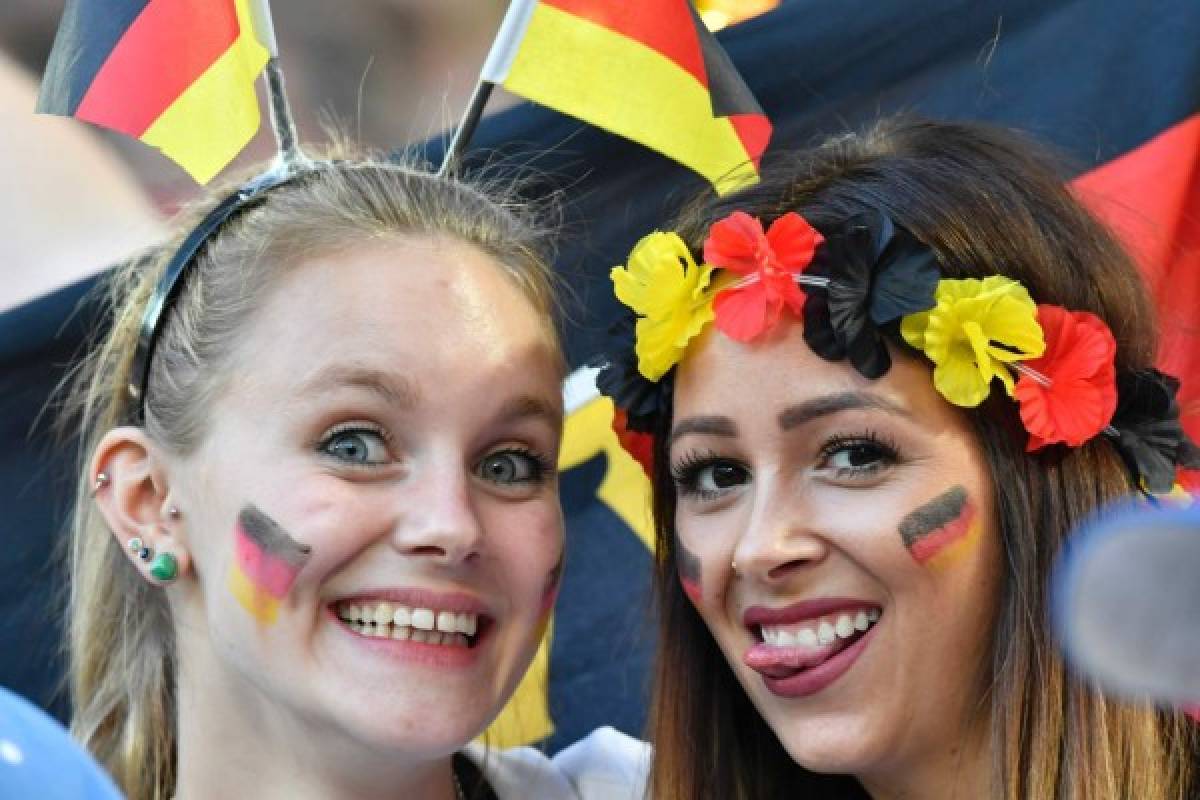 FOTOS: Las bellezas del Italia-Alemania por la Euro 2016