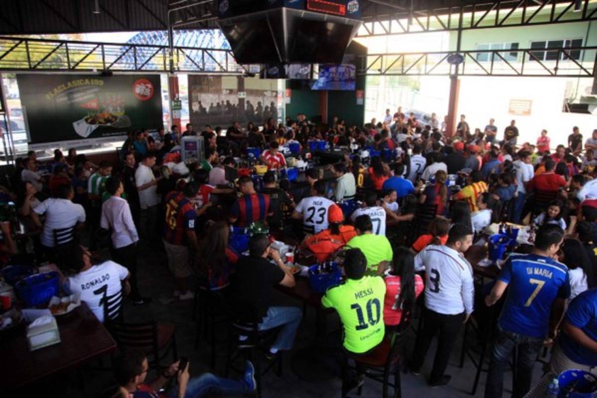 Ambientazo en Honduras con el clásico Barcelona-Real Madrid