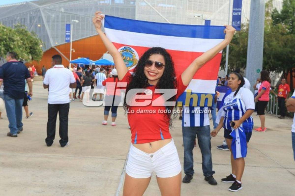 ¡Bellezas! Hondureñas y ticas se toman el BBVA Compass de Houston  