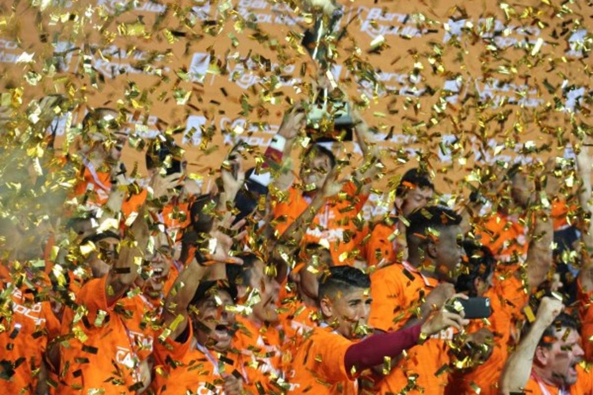 ¡Ambientazo! El estadio Ricardo Saprissa lució sus mejores galas para la final costarricense