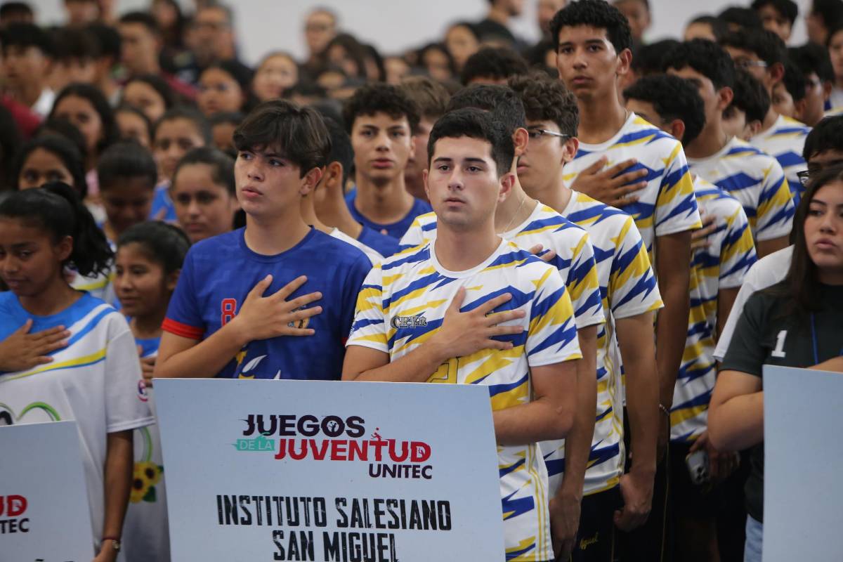 UNITEC vivió una gran fiesta con el lanzamiento de los Juegos de la Juventud; las cheerleading se roboron el show