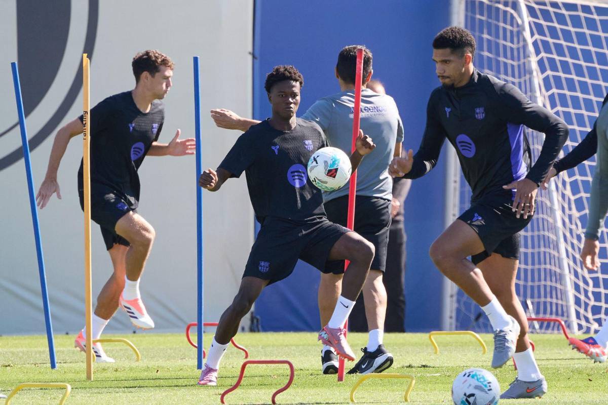 Barcelona: tiene 16 años y puede jugar como central, pivote y extremo; así es la nueva sorpresa de Hansi Flick