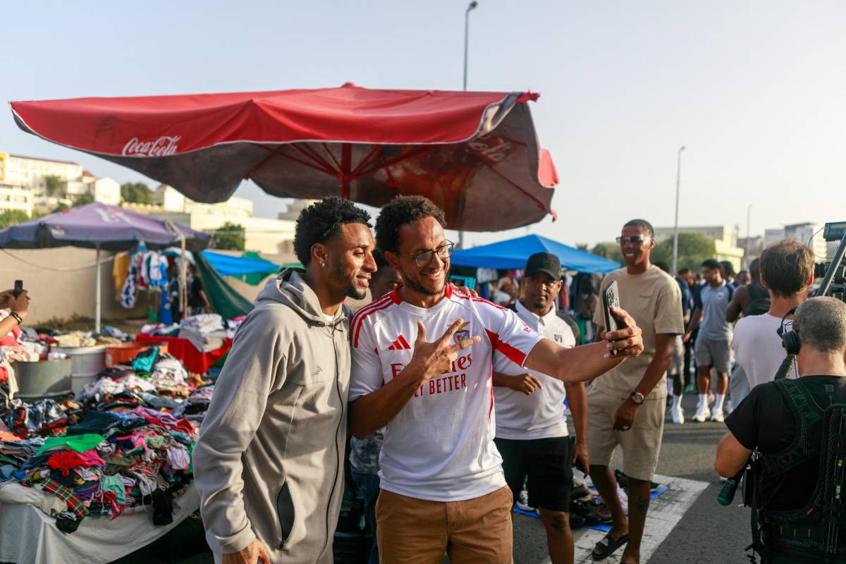 Cabo Verde visitó los mercados y la locura tras clasificar al primer Mundial de su historia: ¡festejaron como el Real Madrid!
