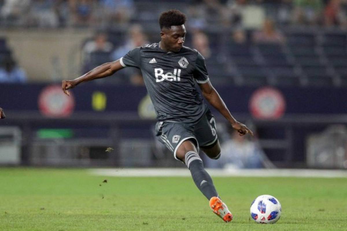 Alphonso Davies, de nacer en un campo de refugiados, a hacer historia eliminando al Barcelona de Messi