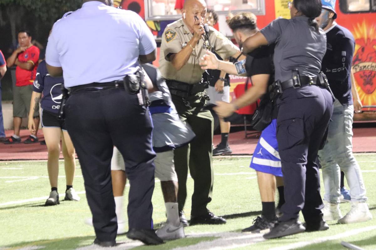 ¡Batalla campal entre aficionados del Motagua en amistoso en USA! La razón de los golpes y la policía intervino