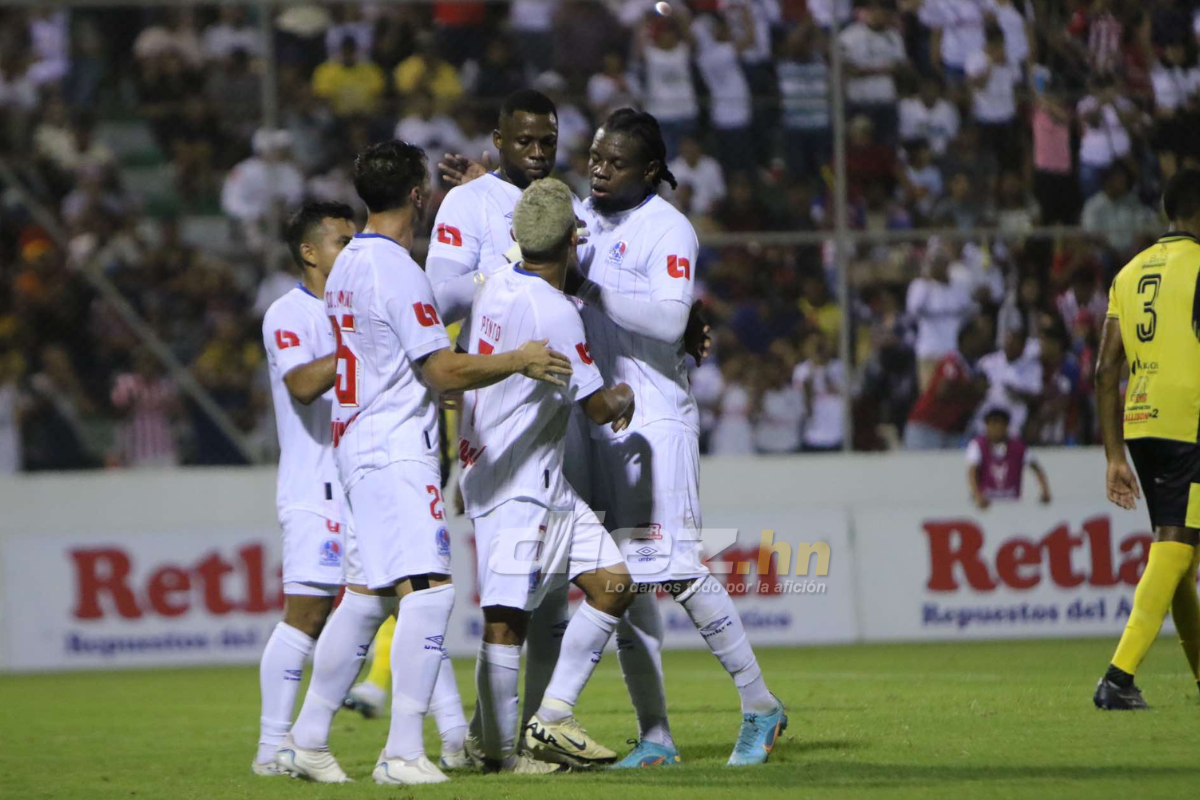 Olimpia goleó al Génesis: el debut de “Nacho” Colombini, errorazo del portero Argueta y las bellas chicas en Comayagua