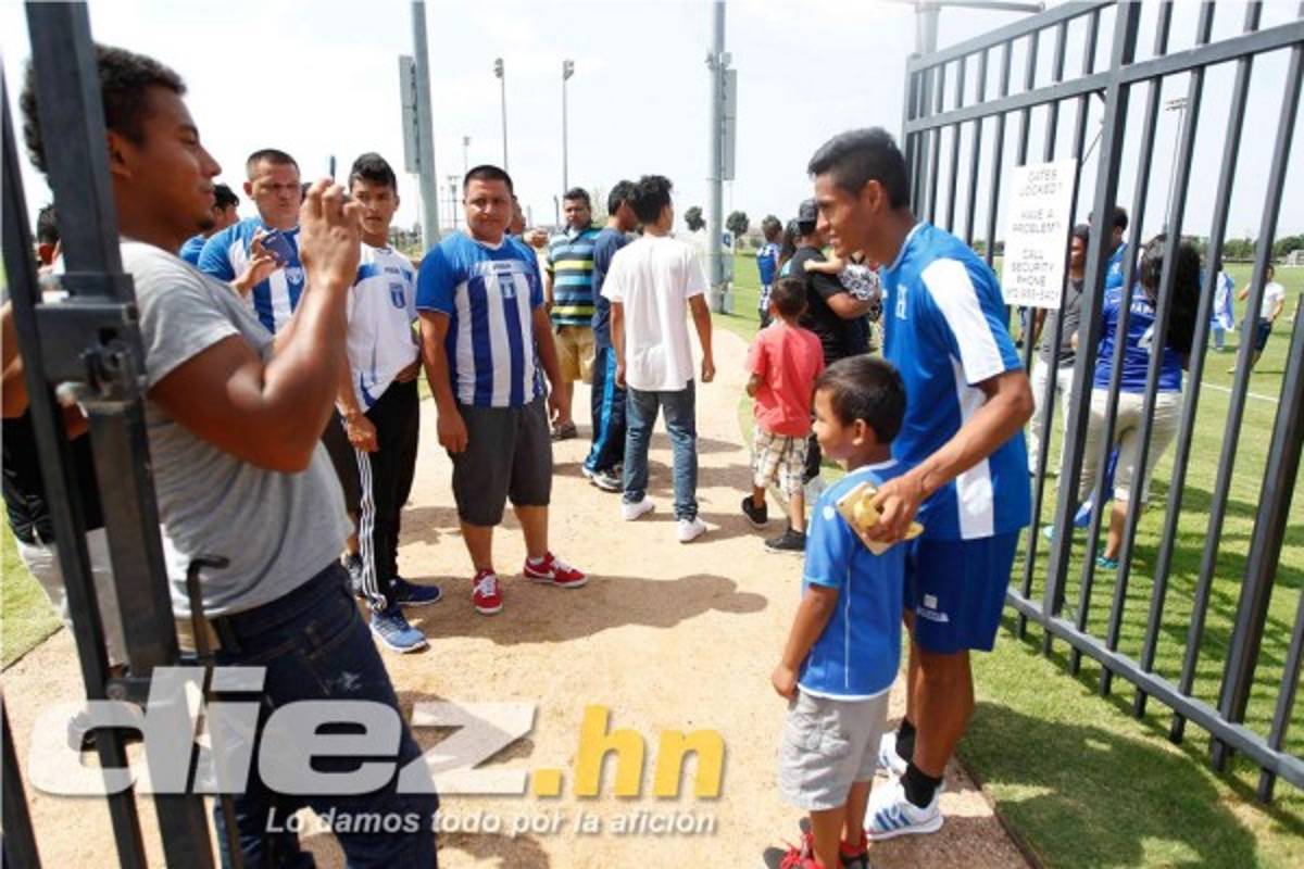 Selección hondureña recibe el apoyo de su afición en Dallas pervio debut en la Copa Oro