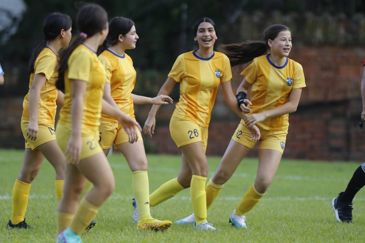 Una leyenda presente y exjugador como DT: ¡así es la fiesta del torneo ABSH de escuelas bilingües!