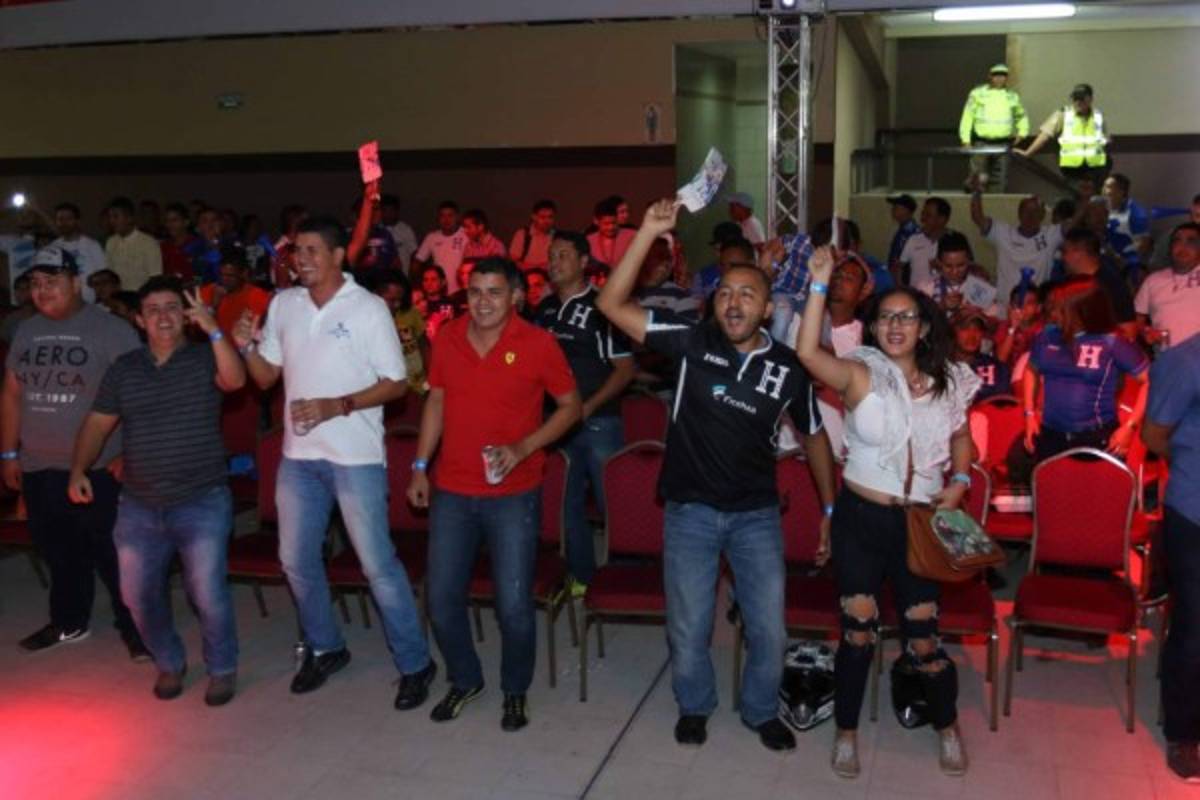 Gran ambiente el que se vivió en el Estadio Virtual de DIEZ