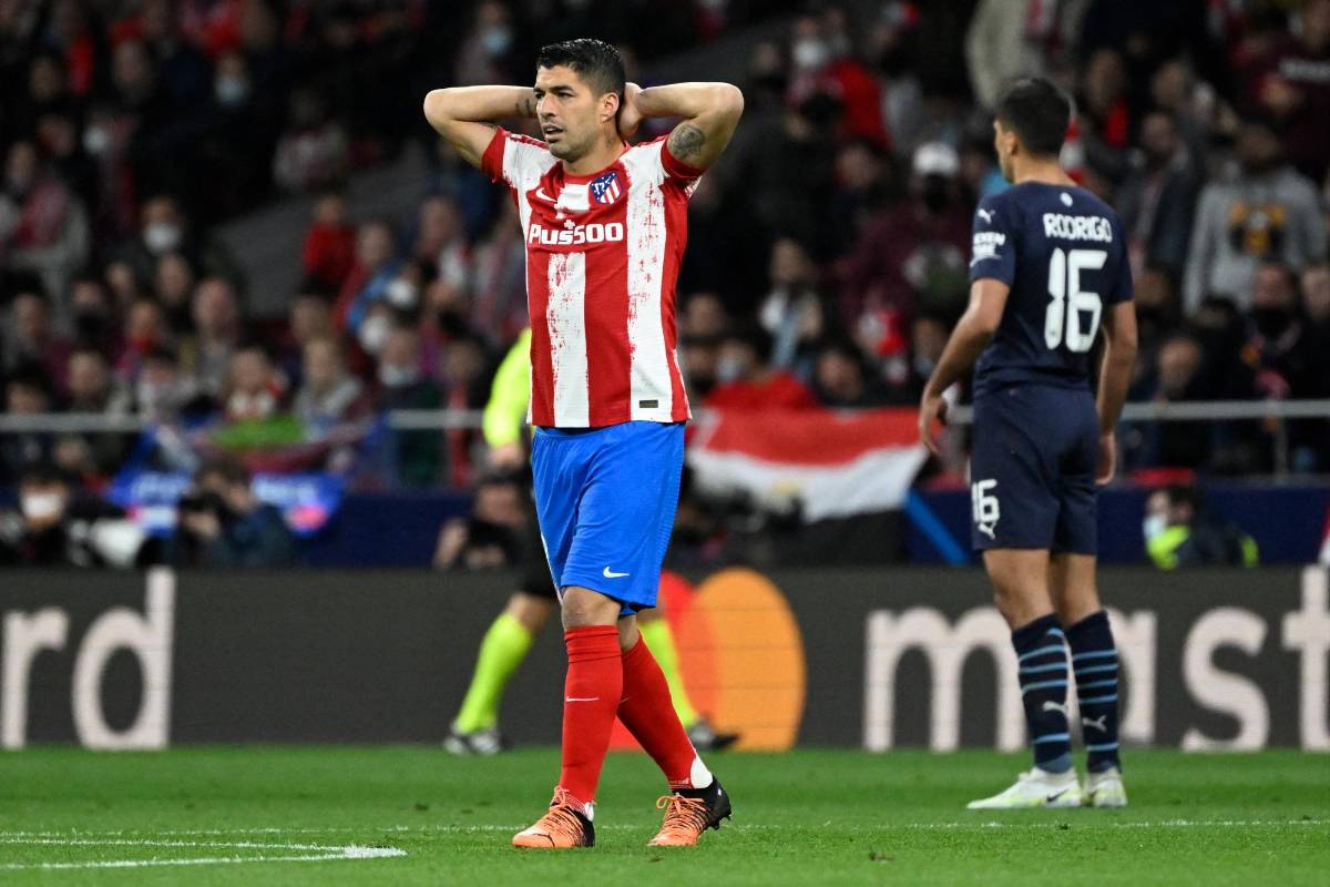 Un final de alto voltaje en el Wanda y Anfield: Cholo Simeone y sus jugadores del Atlético descontrolados en contra del árbitro