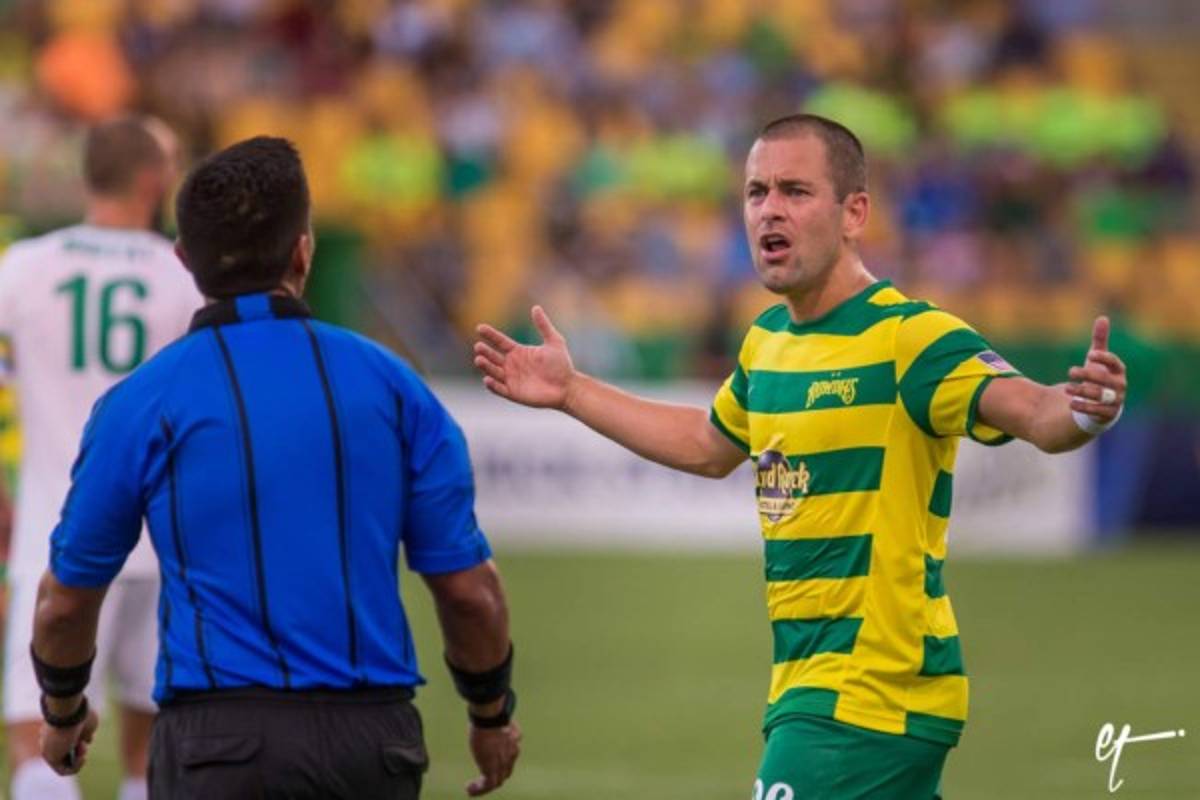 TOP: Grandes futbolistas activos que juegan en ligas desconocidas