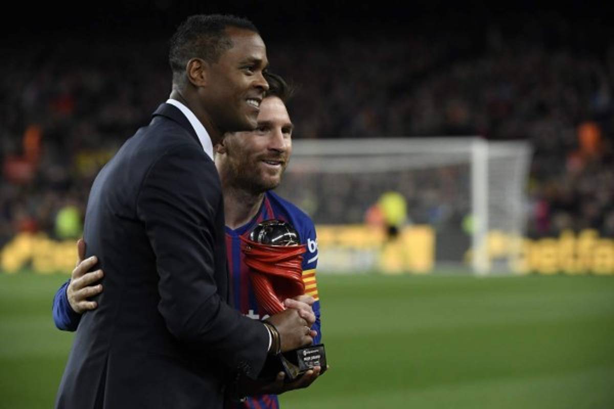 Curiosas: Cariño de Piqué a Griezmann; Antonella con compañía y un intruso en el Camp nou