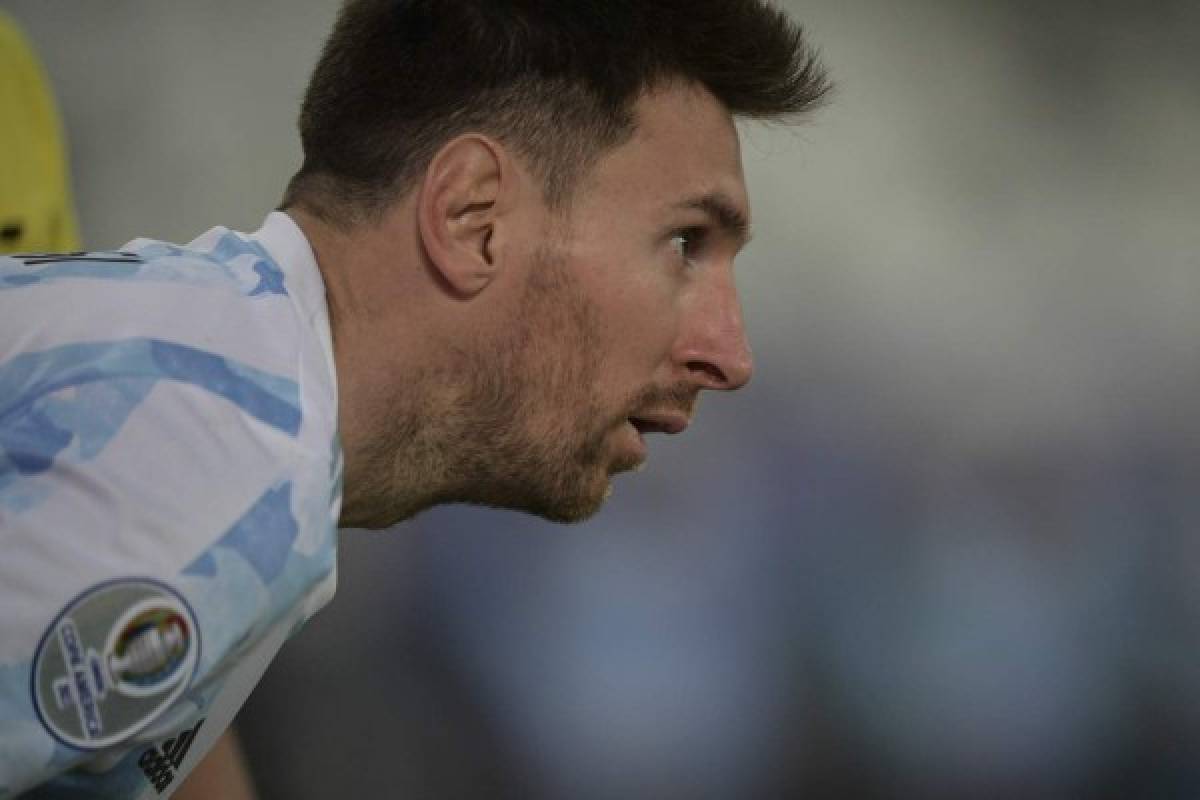 Argentina's Lionel Messi looks on during the Conmebol Copa America 2021 football tournament group phase match against Chile at the Nilton Santos Stadium in Rio de Janeiro, Brazil, on June 14, 2021. (Photo by CARL DE SOUZA / AFP)