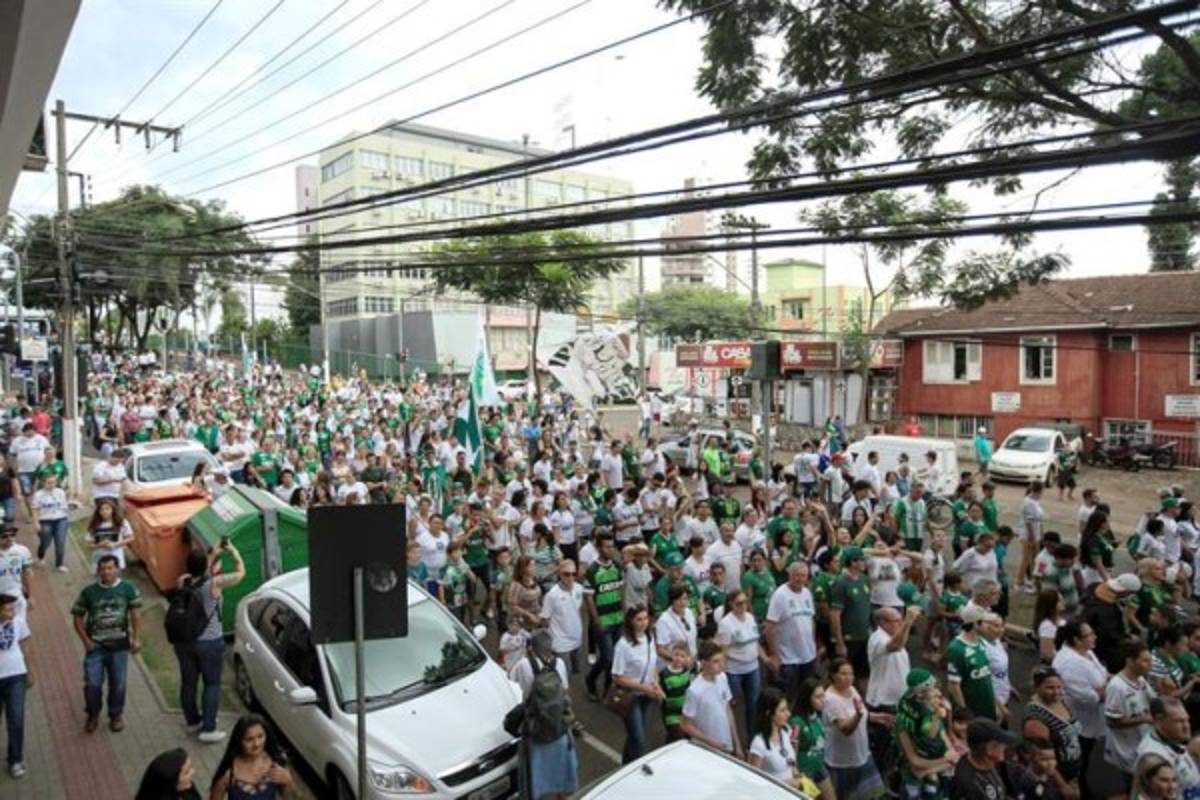 El Chapecoense vibró con sus 'hermanos' de Colombia en la final esperada