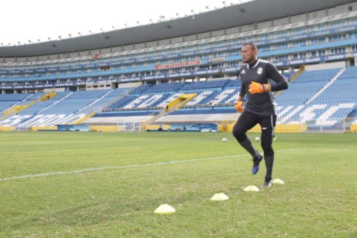 ¡Belleza! El Cuscatlán, escenario del partido Alianza-Platense por la Concacaf